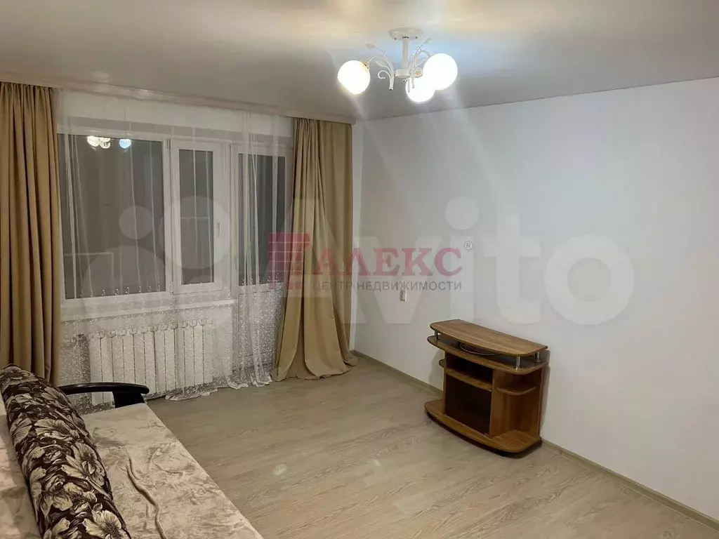 1-к. квартира, 40 м, 1/9 эт. - Фото 1