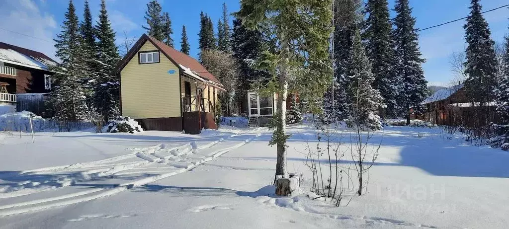 Дом в Кемеровская область, Таштагольский район, Шерегешское городское ... - Фото 1