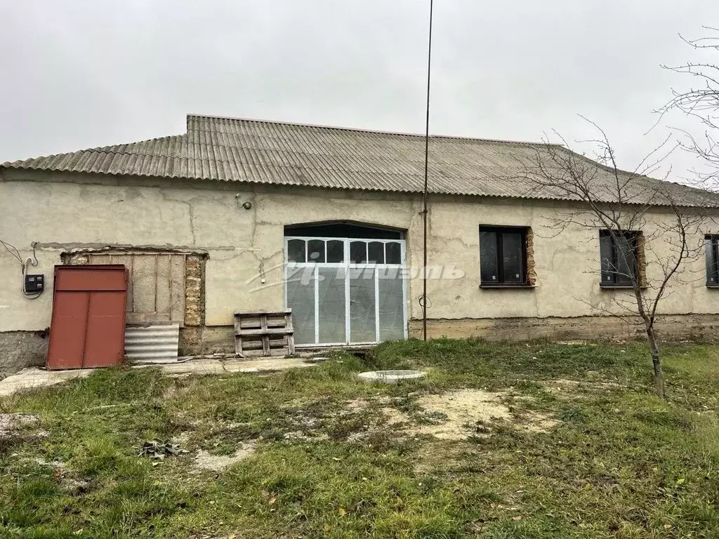 Дом в Крым, Белогорский район, Цветочненское с/пос, с. Долиновка ул. ... - Фото 1