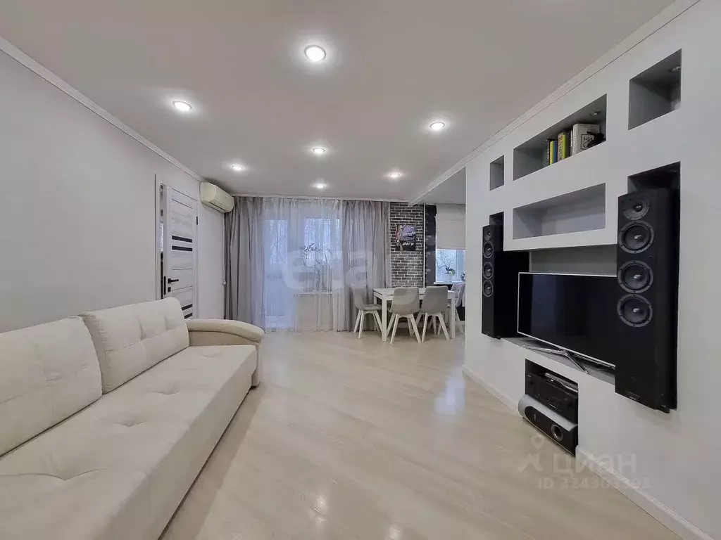 2-к кв. Саратовская область, Саратов ш. Ново-Астраханское, 45 (46.1 м) - Фото 1