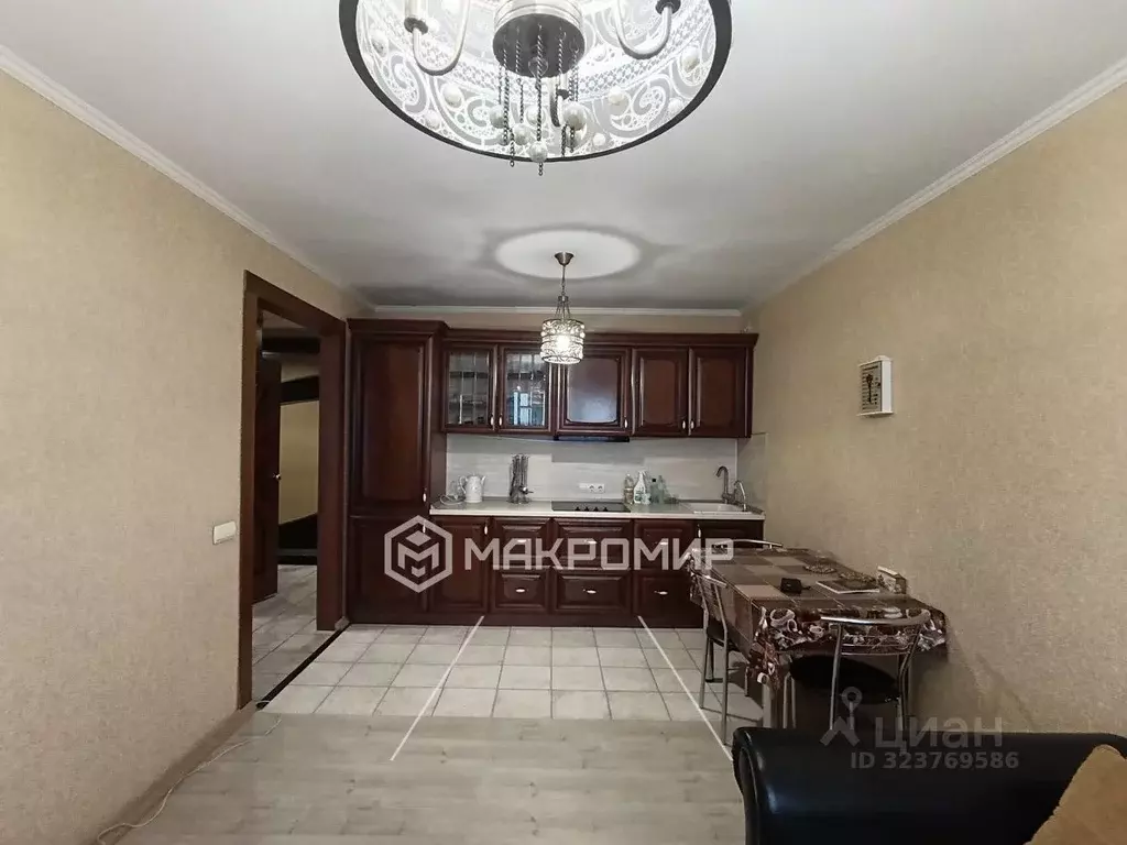 2-к кв. Брянская область, Брянск пер. Пилотов, 18 (56.0 м) - Фото 1