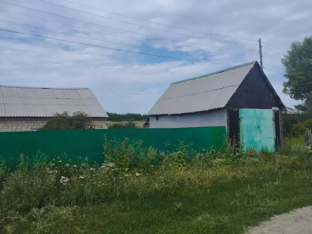 Дом в Оренбургская область, Кувандыкский муниципальный округ, с. ... - Фото 1