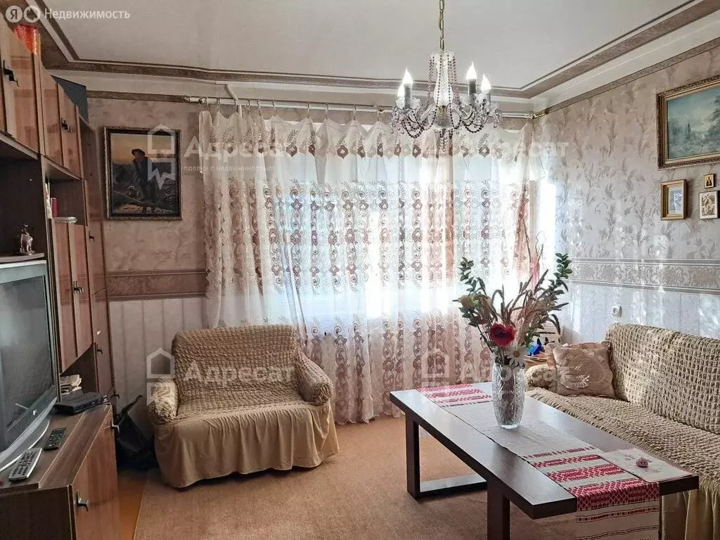 3-комнатная квартира: Волгоград, улица Панфёрова, 6 (63 м) - Фото 0