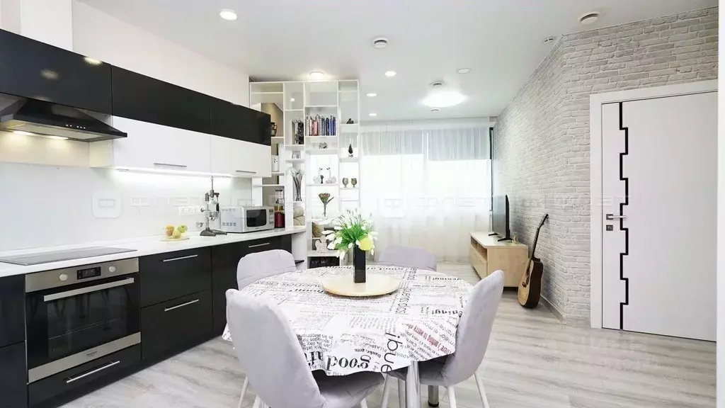 3-к кв. Татарстан, Казань просп. Альберта Камалеева, 1 (81.0 м) - Фото 2