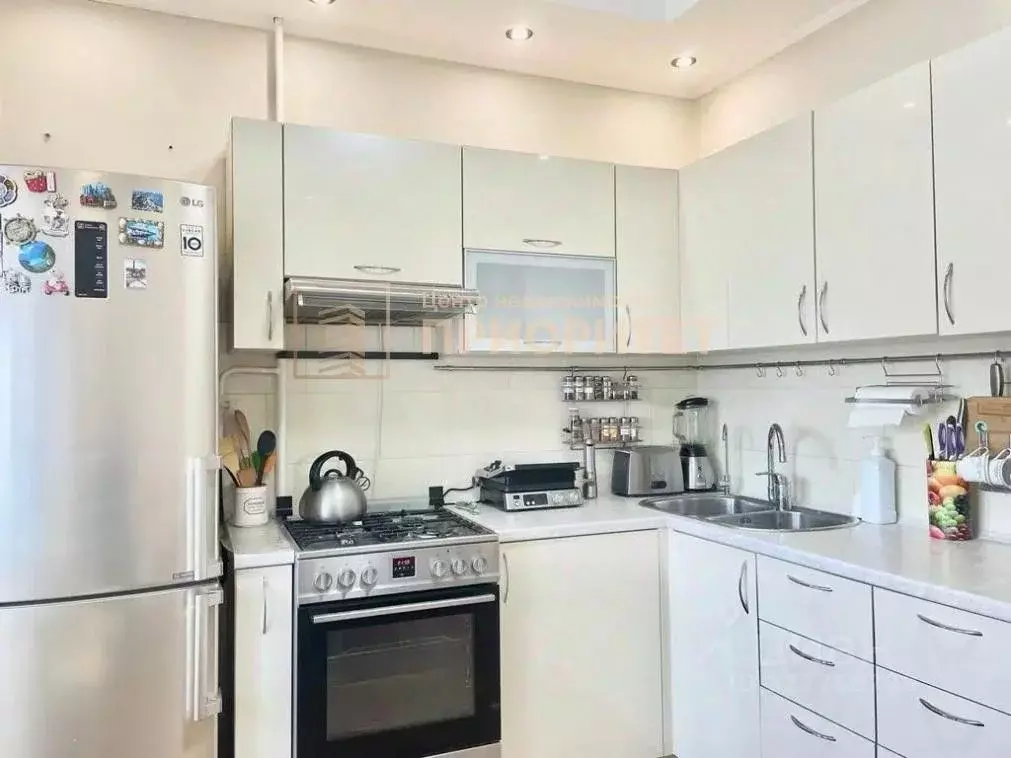 4-к кв. Саха (Якутия), Якутск 202-й мкр, 17 (91.0 м) - Фото 1