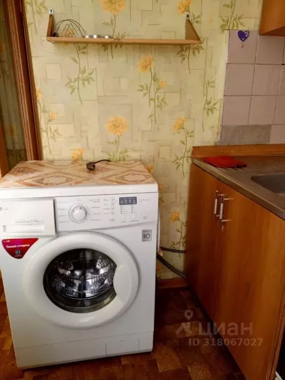 1-к кв. Саратовская область, Саратов Железнодорожная ул., 96 (30.0 м) - Фото 1