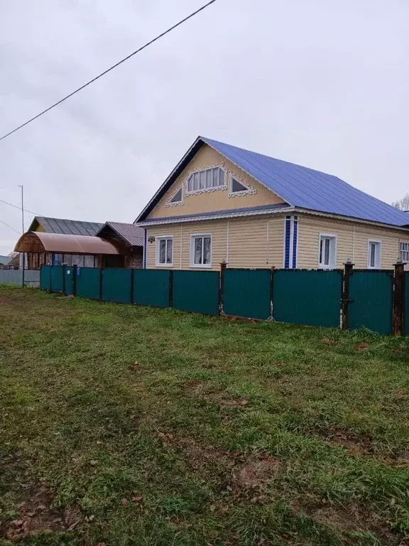 Дом в Башкортостан, Кармаскалинский район, Ефремкинский сельсовет, д. ... - Фото 1