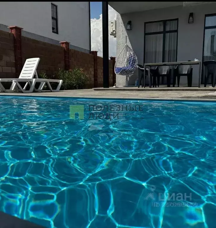 Коттедж в Крым, Евпатория городской округ, Заозерное пгт ул. ... - Фото 1