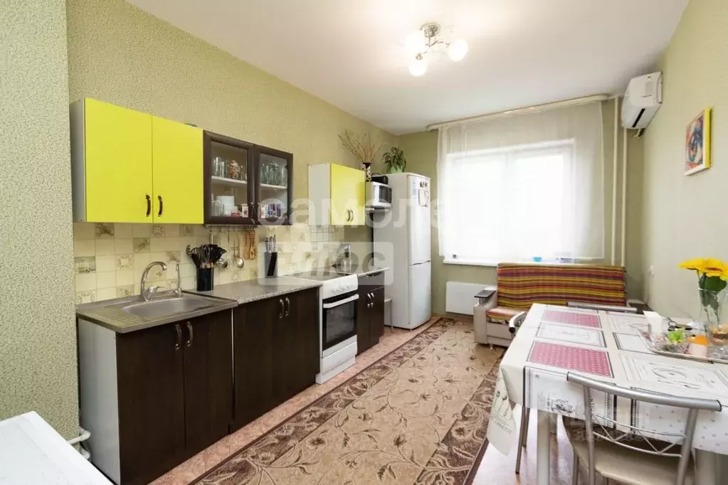 3-к кв. Омская область, Омск просп. Королева, 24к2 (72.1 м) - Фото 0