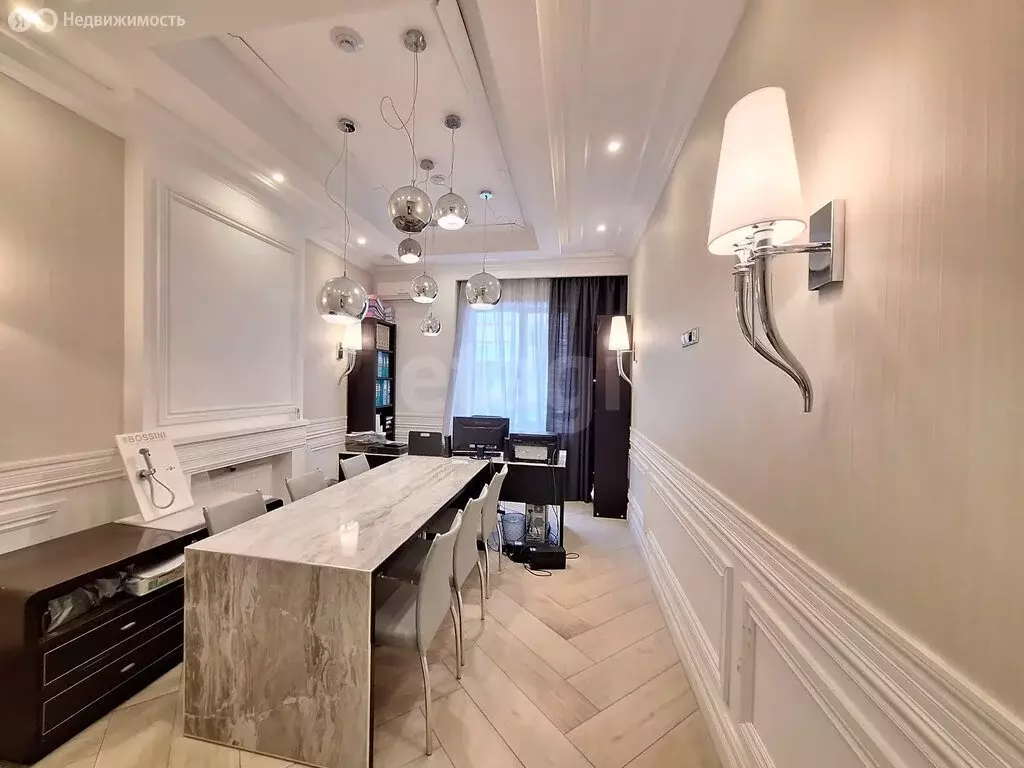 Торговая площадь (348.9 м) - Фото 1