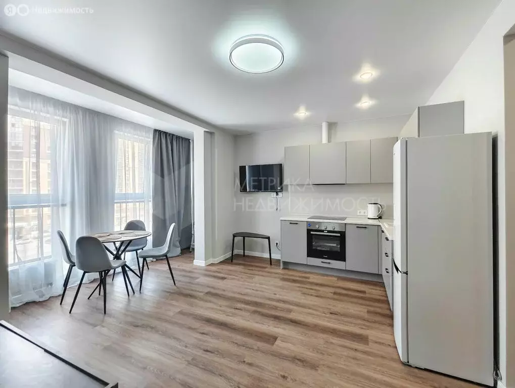 2-комнатная квартира: Тюмень, улица Евгения Войнова, 3 (56.5 м) - Фото 2