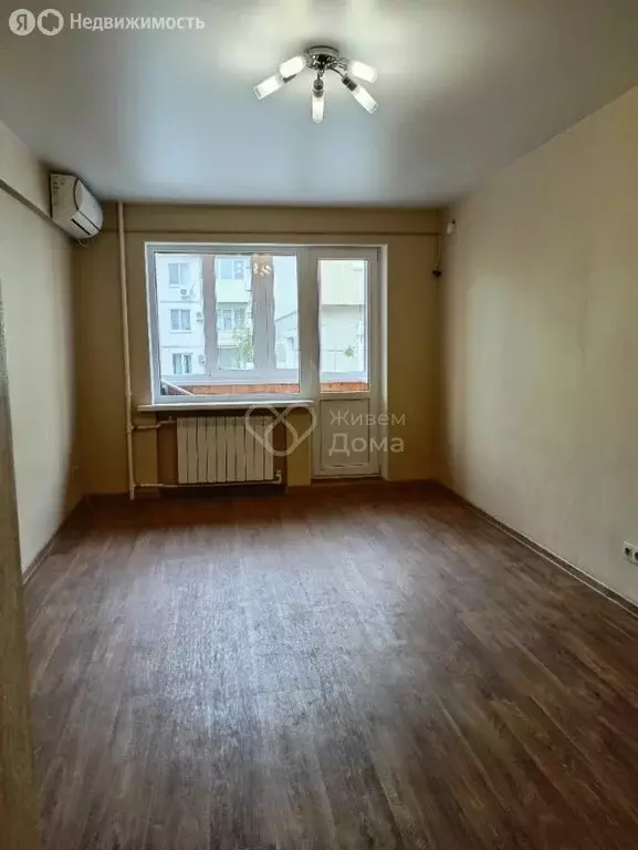 1-комнатная квартира: Волгоград, улица Козьмы Минина, 12 (32 м) - Фото 0