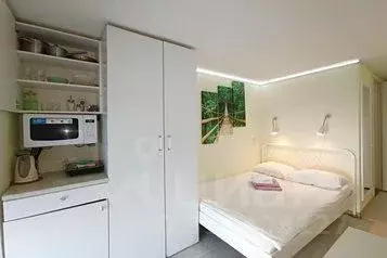 1-к кв. Санкт-Петербург 1-я Васильевского острова линия, 40 (15.0 м) - Фото 0