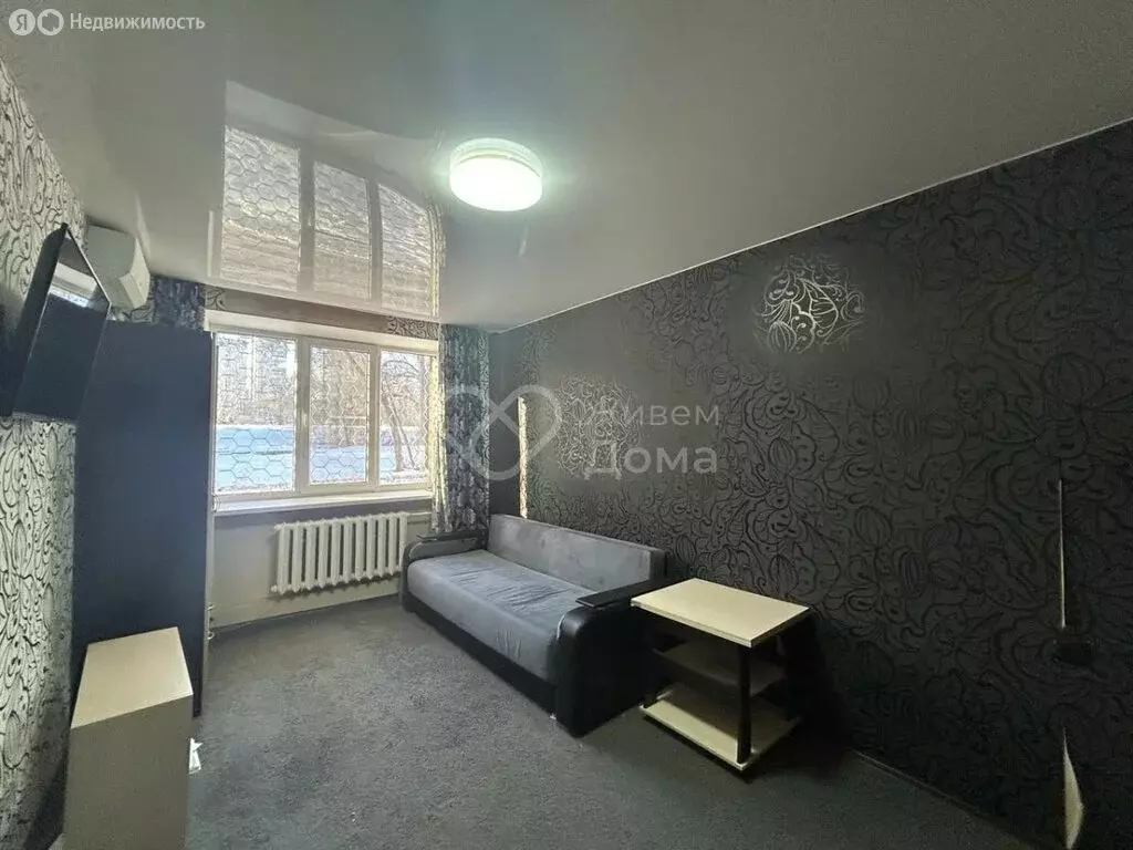 3-комнатная квартира: Волгоград, улица Таращанцев, 4 (55.3 м) - Фото 0