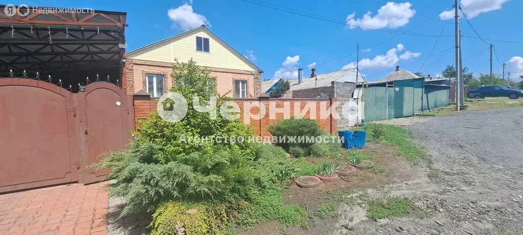 Дом в Шахты, Коммунальная улица, 70 (150 м) - Фото 1
