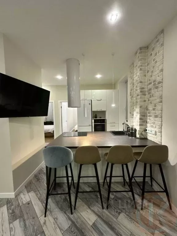 2-к кв. Крым, Симферополь ул. Воровского, 24А (57.8 м) - Фото 1