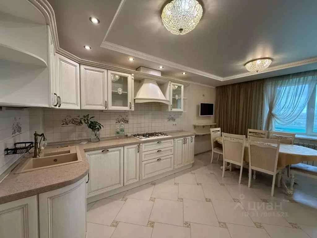 3-к кв. Татарстан, Казань ул. Фатыха Амирхана, 103 (99.7 м) - Фото 0