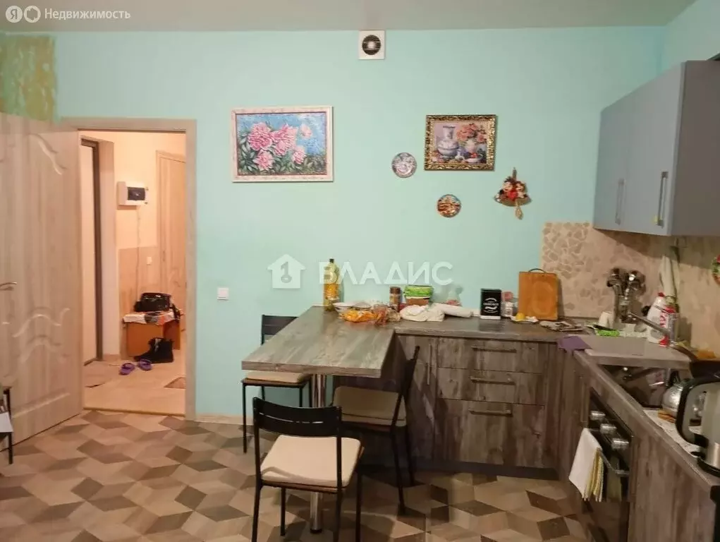 3-комнатная квартира: Москва, район Троицк, улица Яворки, 1к1 (60 м) - Фото 1