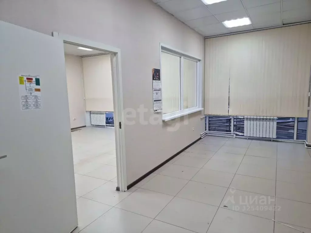 Офис в Ямало-Ненецкий АО, Новый Уренгой просп. Губкина, 14А (73 м) - Фото 1