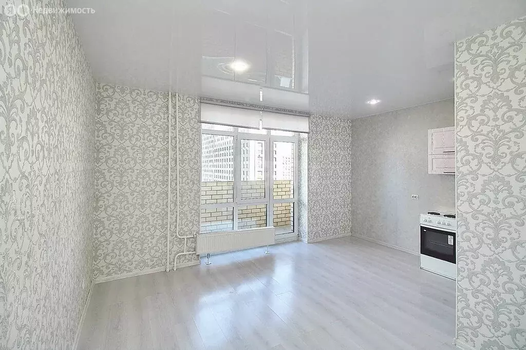 Квартира-студия: Тюмень, улица Тимофея Чаркова, 81к1 (28.7 м) - Фото 2