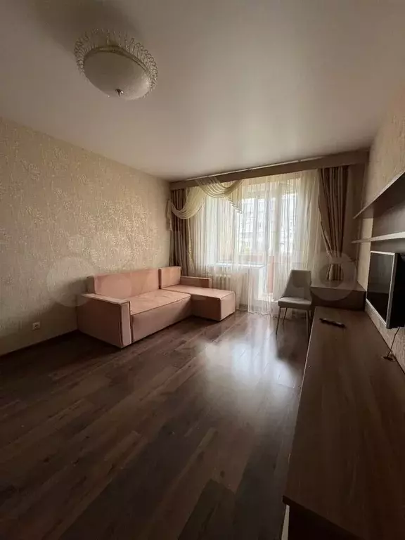 2-к. квартира, 70 м, 7/10 эт. - Фото 1