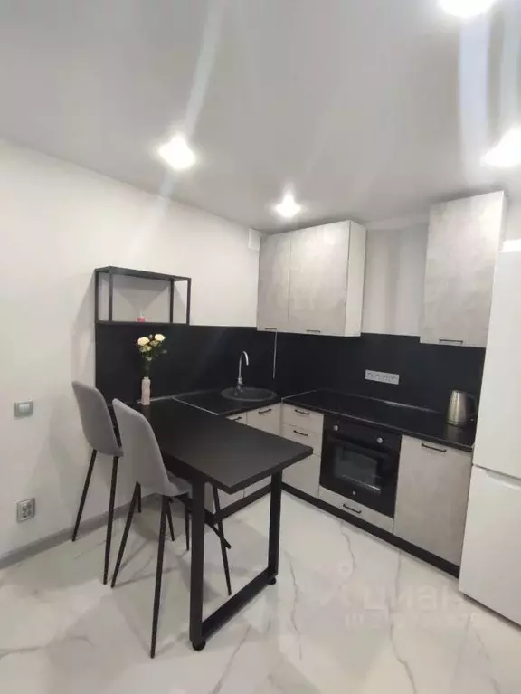 1-к кв. Тюменская область, Тюмень ул. Валентины Трофимовой, 4 (45.0 м) - Фото 2