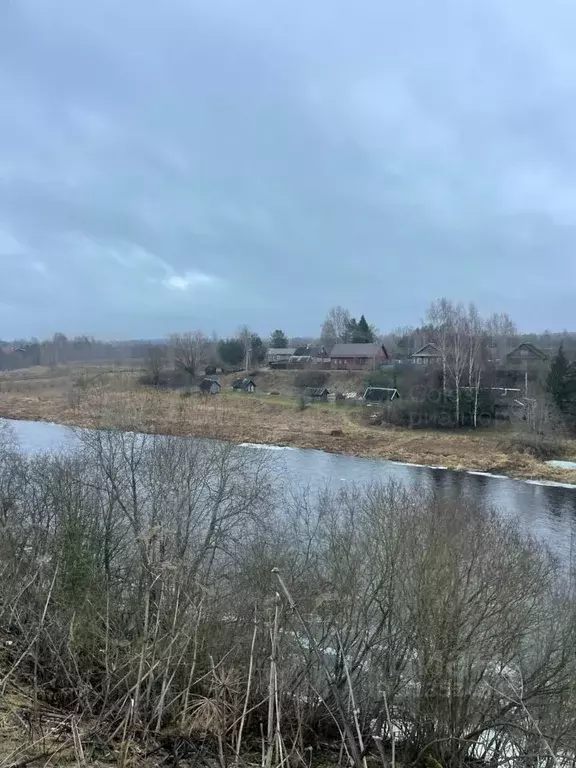 Участок в Новгородская область, Боровичский район, д. Егла Советская ... - Фото 0