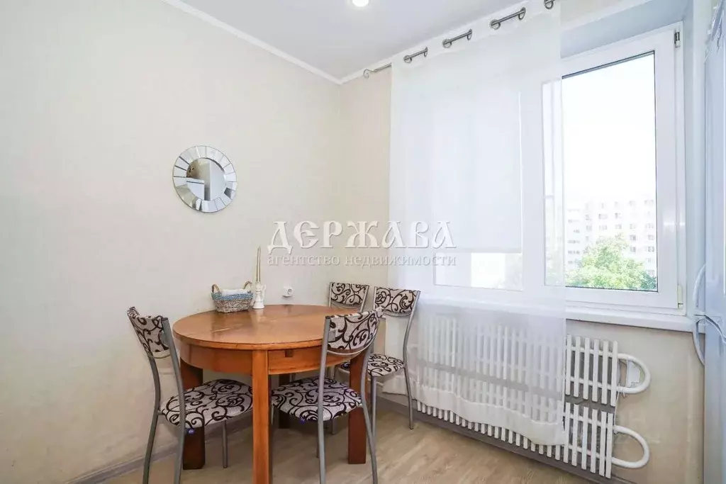 3-к кв. Белгородская область, Старый Оскол Жукова мкр, 21 (62.5 м) - Фото 1