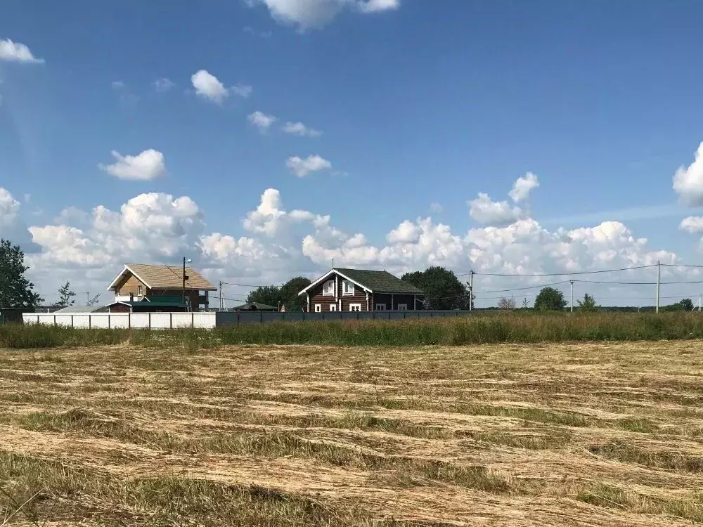 Участок в Ленинградская область, Гатчинский муниципальный округ, д. ... - Фото 1