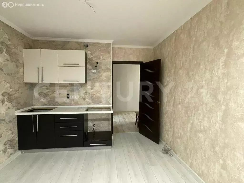 2-комнатная квартира: Краснодар, Кореновская улица, 63 (57 м) - Фото 0
