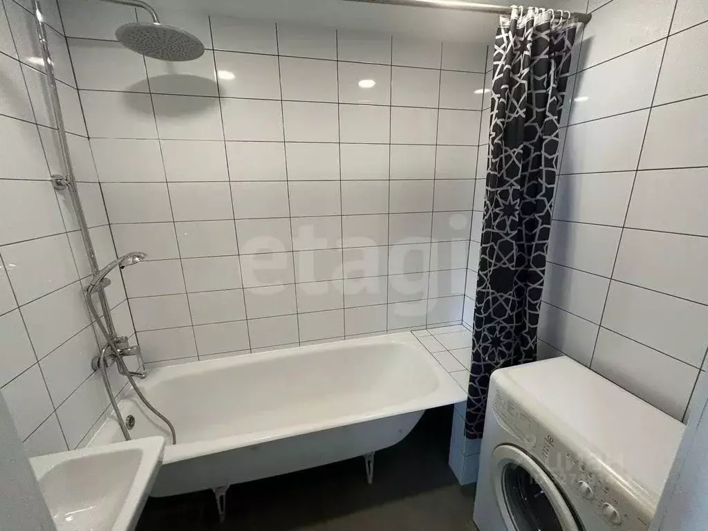 1-к кв. Удмуртия, Ижевск ул. 30 лет Победы, 43 (40.0 м) - Фото 1