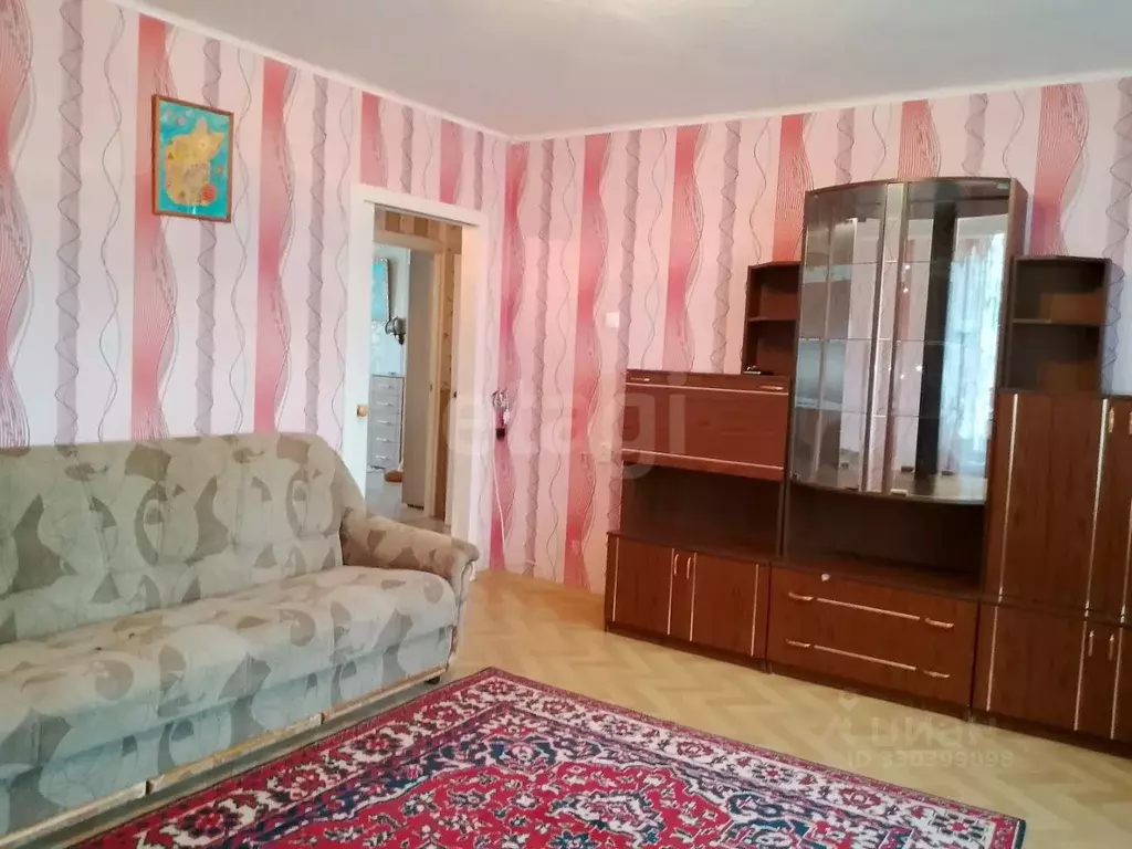 3-к кв. Псковская область, Остров ул. Меркурьева, 14 (69.7 м) - Фото 2