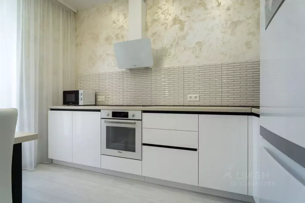 1-к кв. Омская область, Омск ул. Красный Путь, 105В (42.0 м) - Фото 1