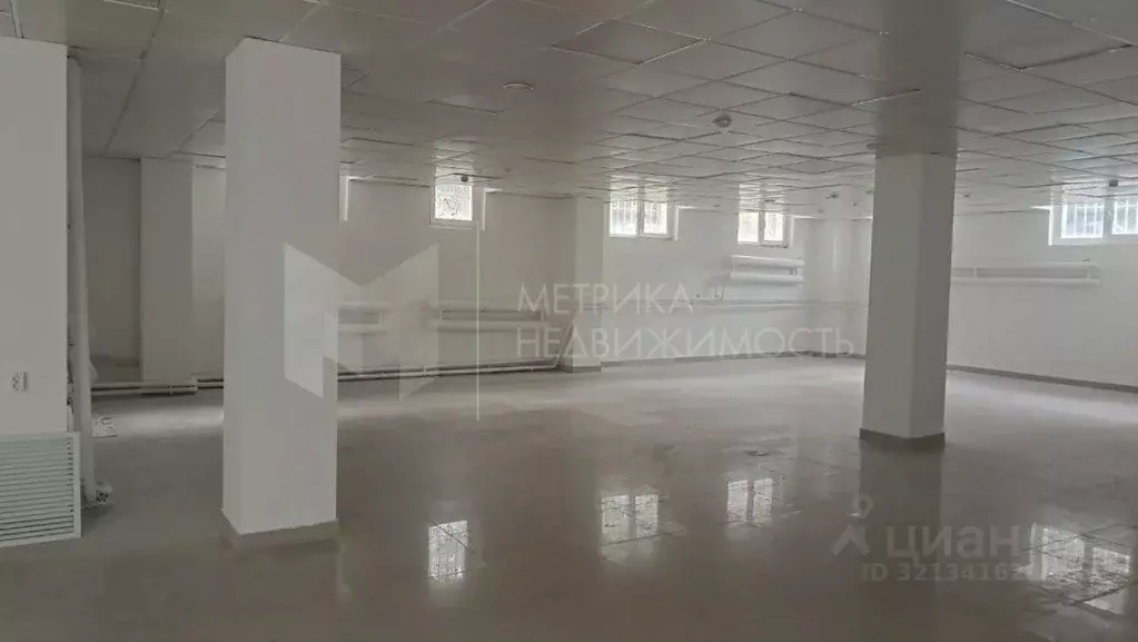 Помещение свободного назначения в Тюменская область, Тюмень ул. ... - Фото 1