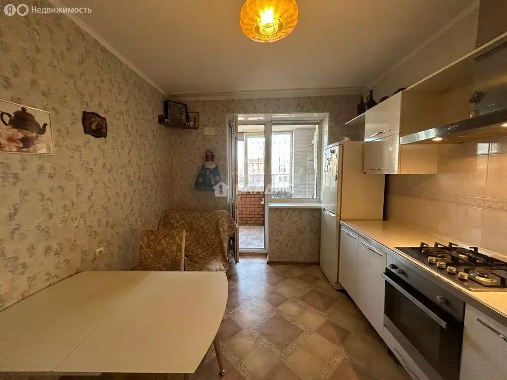 3-комнатная квартира: Волгоград, улица 50 лет Октября, 30 (89.9 м) - Фото 2