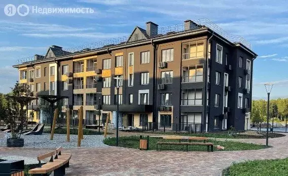 3-комнатная квартира: Тюмень, улица Игоря Комиссарова, 22 (63 м) - Фото 1