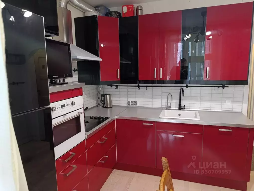 2-к кв. Санкт-Петербург ул. Бадаева, 14к1 (68.3 м) - Фото 1