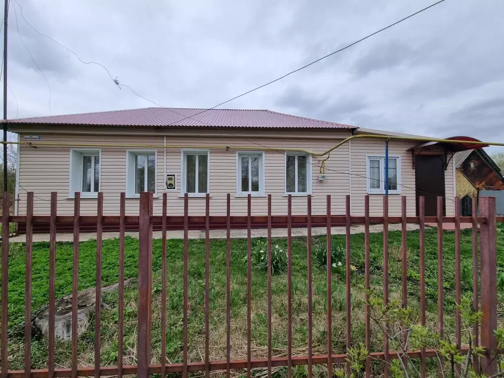 Дом в Рязанская область, Захаровский район, Добро-Пчельское с/пос, с. ... - Фото 0