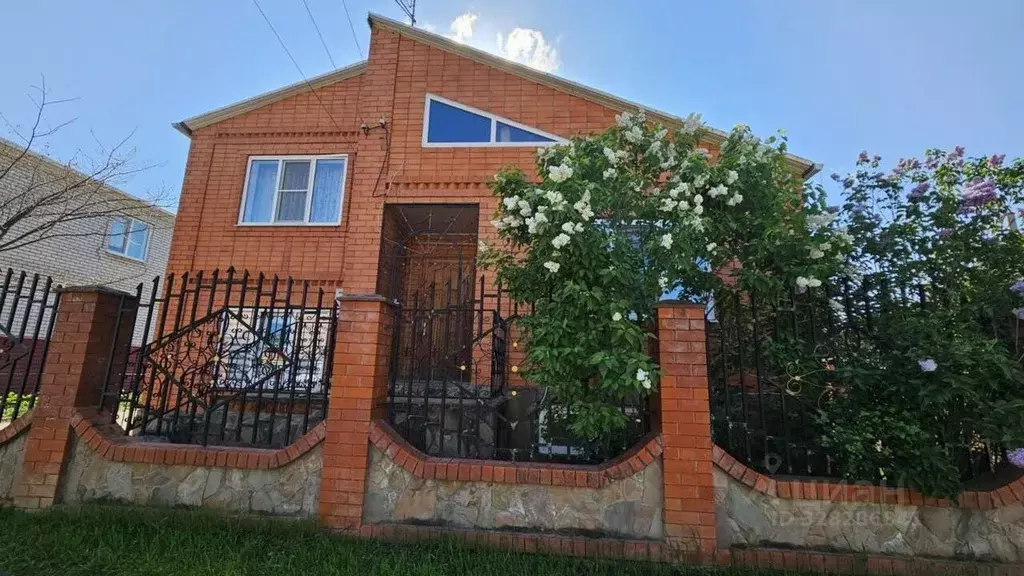 Дом в Краснодарский край, Белореченск ул. 40 лет ВЛКСМ (180 м) - Фото 1