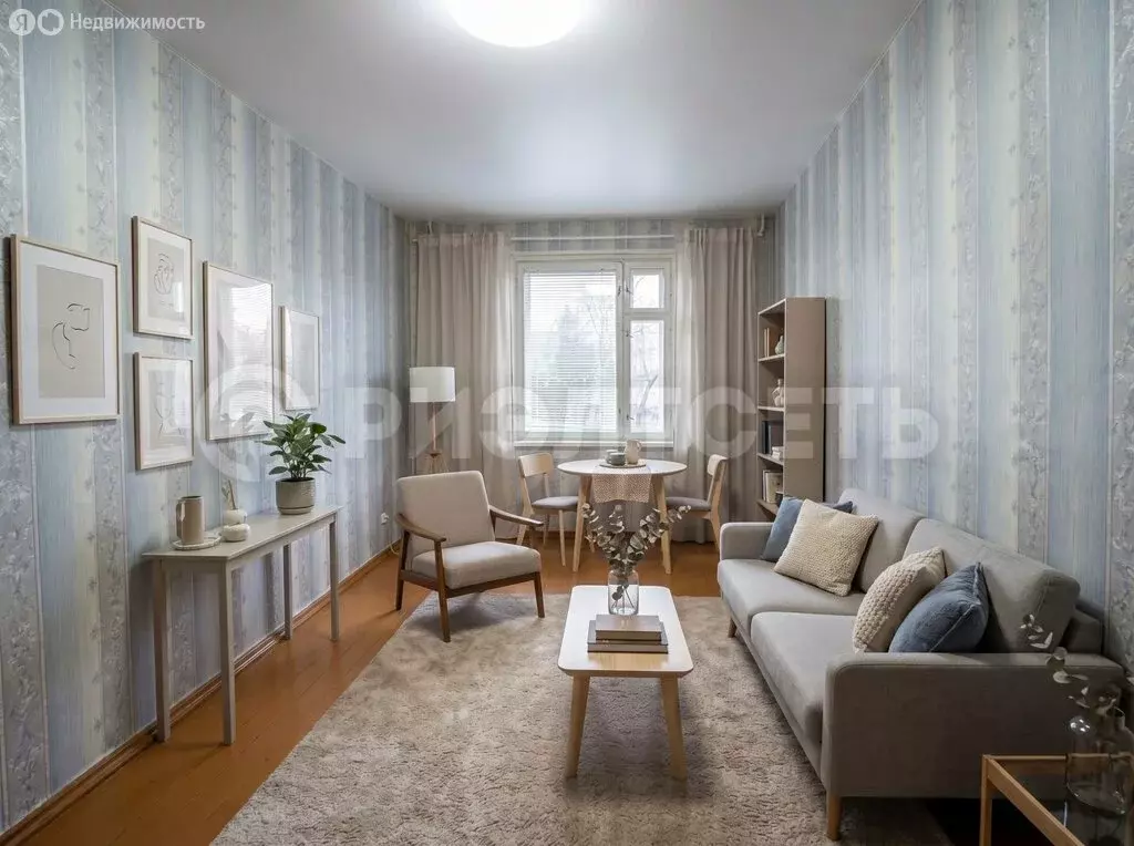 3-комнатная квартира: Мурманск, улица Мира, 23 (58 м) - Фото 1