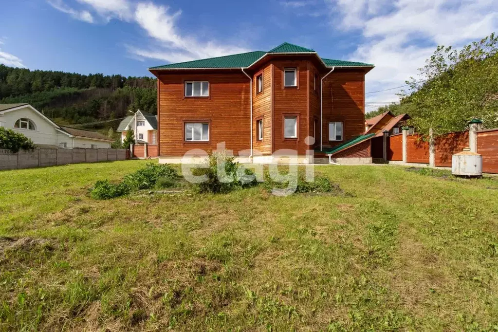 Дом в Красноярский край, Красноярск ул. Крутовского (346 м) - Фото 1