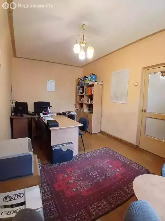 3-комнатная квартира: Кировград, Кировградская улица, 37 (68.5 м) - Фото 1