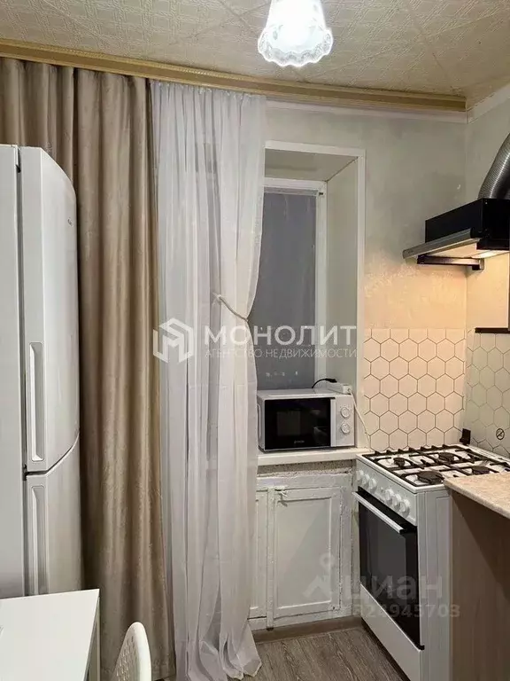 2-к кв. Белгородская область, Старый Оскол Приборостроитель мкр, 30 ... - Фото 2