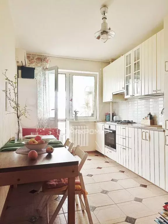 1-к. квартира, 42 м, 2/5 эт. - Фото 1