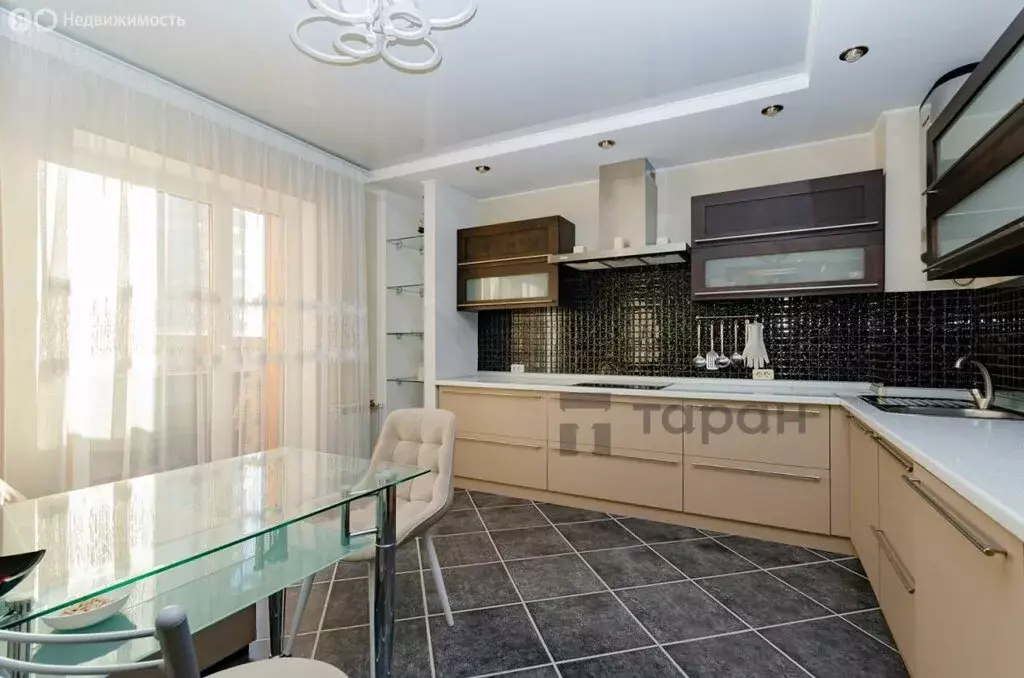 1-комнатная квартира: Челябинск, улица Братьев Кашириных, 122А (53 м) - Фото 1