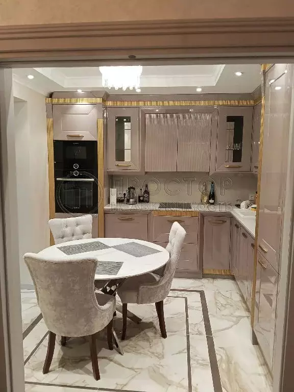 Продается 4-комнатная квартира - Фото 1