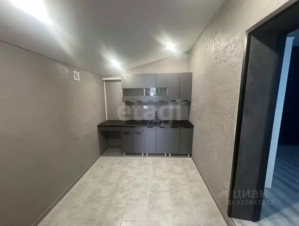 Дом в Белгородская область, Губкин Вокзальная ул., 33 (40 м) - Фото 1