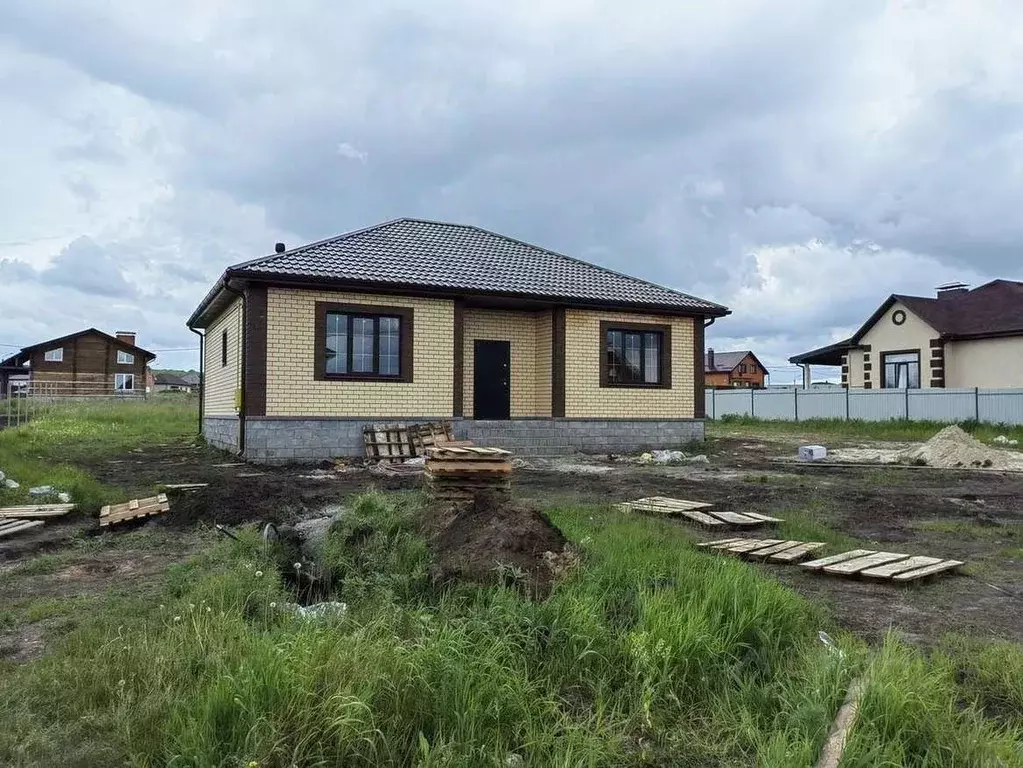 Дом в Белгородская область, Белгородский район, Разумное рп ул. ... - Фото 0