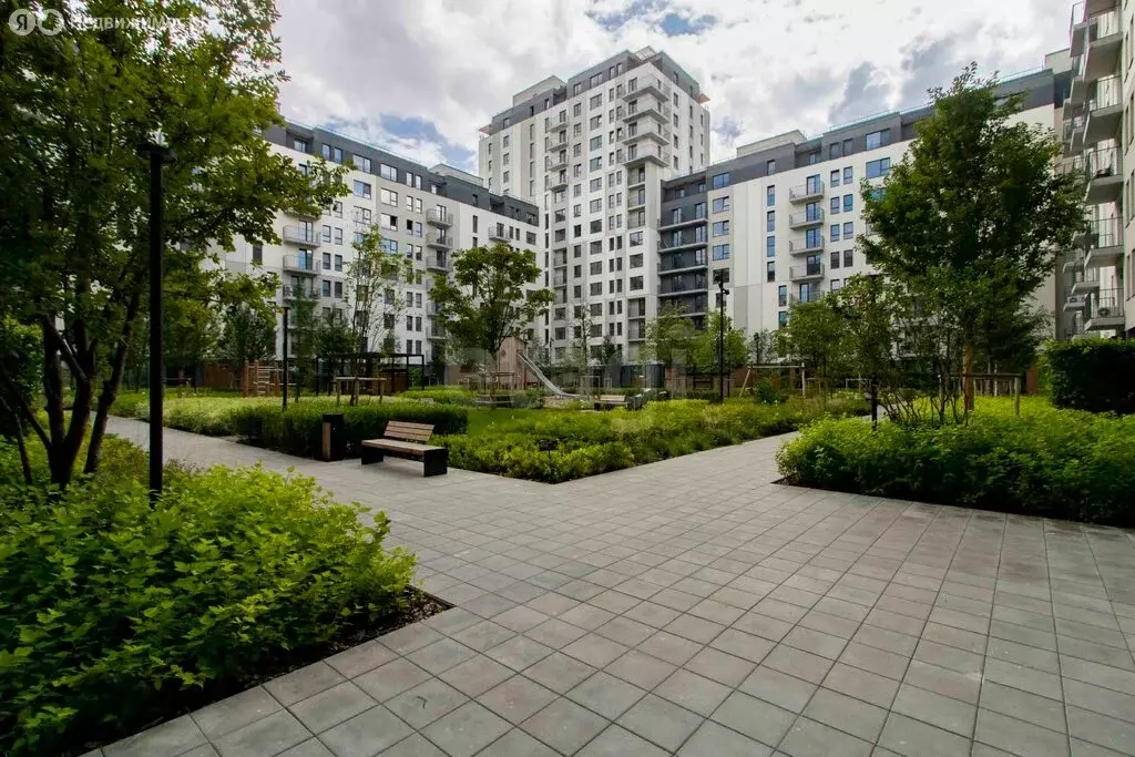 3-комнатная квартира: Тюмень, улица Республики, 205к1 (81 м) - Фото 1
