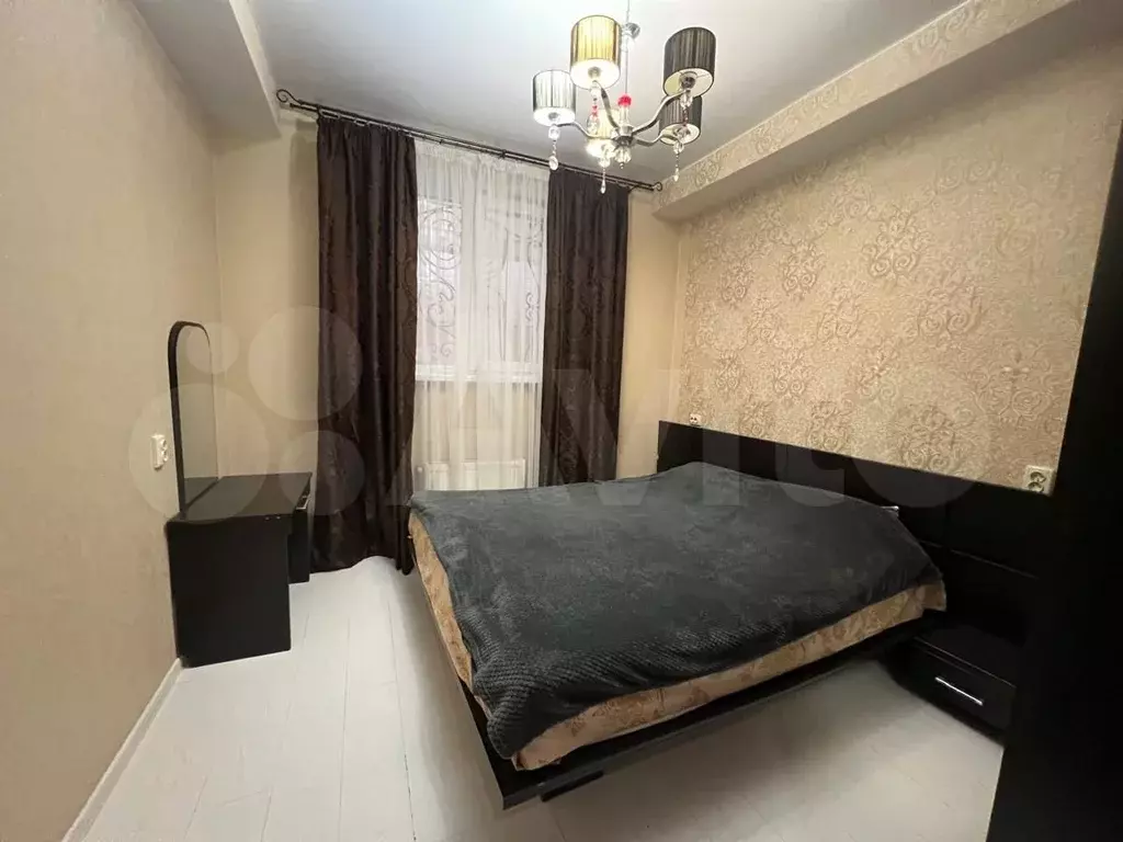 2-к. квартира, 70 м, 1/9 эт. - Фото 1